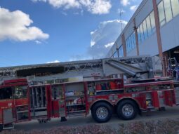 1996/2011 Refurbed Pierce Lance 100ft Rear Mount  Tower Ladder full