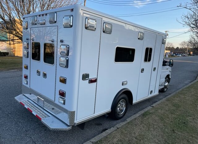 2022 E450 Type III Horton Remount REV Ambulance full