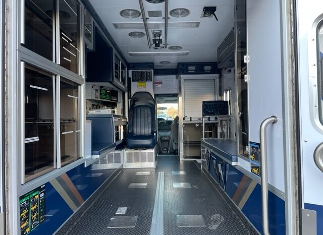 2010 E450 Horton Type III Ambulance full