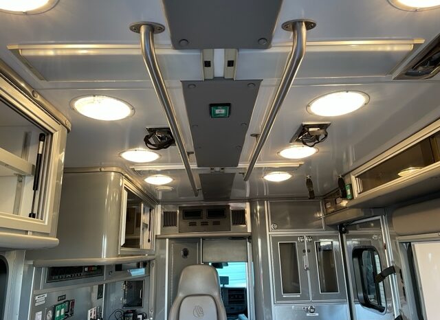 2009 GMC 4500 MedTech Type III Ambulance full