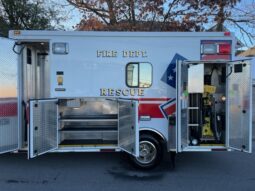 2009 GMC 4500 MedTech Type III Ambulance full