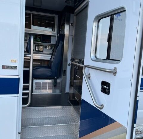 2010 E450 Horton Type III Ambulance full