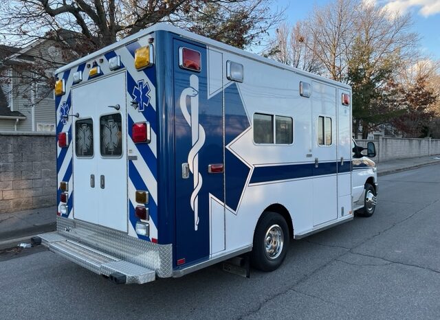 2010 E450 Horton Type III Ambulance full