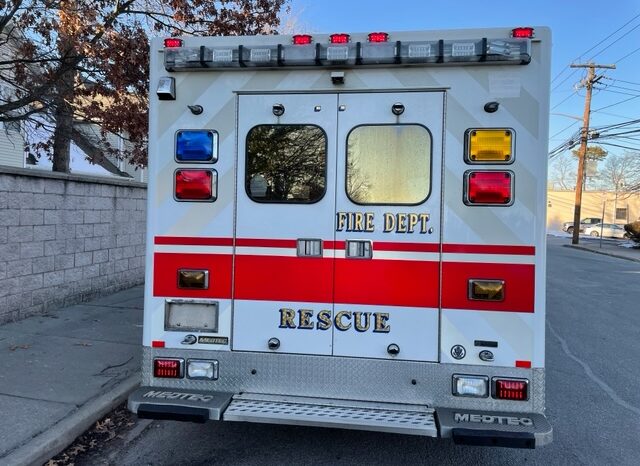 2009 GMC 4500 MedTech Type III Ambulance full