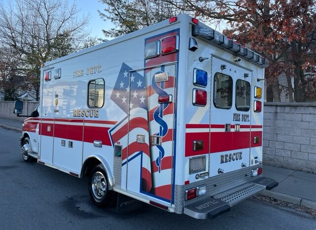 2009 GMC 4500 MedTech Type III Ambulance full