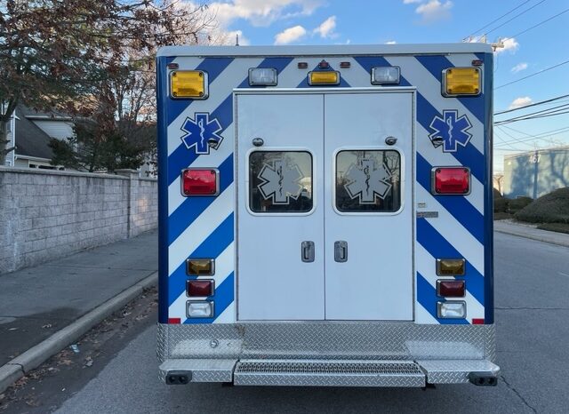 2010 E450 Horton Type III Ambulance full