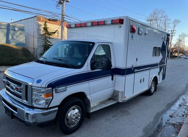 2010 E450 Horton Type III Ambulance full