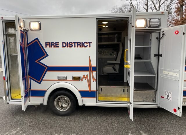 2016 E450 Super Duty  Demers Type III Ambulance GAS full