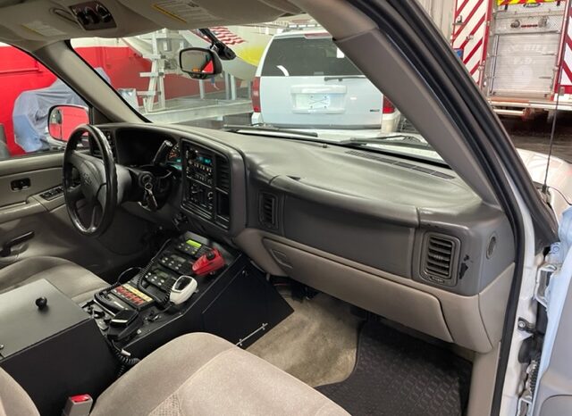 2004 Chevy Suburban LT 4×4 1500 Series Command Vehicle full