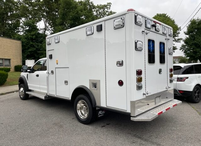 2022 F-450 Super Crew Cab Type 1 Wheeled Coach Remount Ambulance 4WD 7.3 Gas full