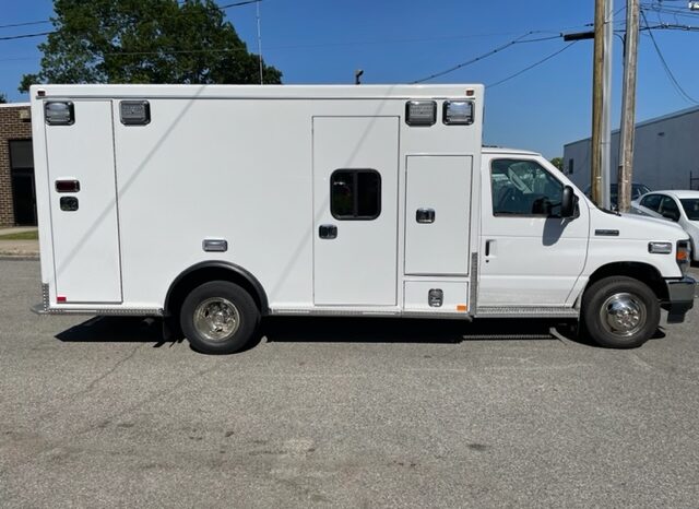 2022 E450 Type III Road Rescue Remount REV Ambulance full