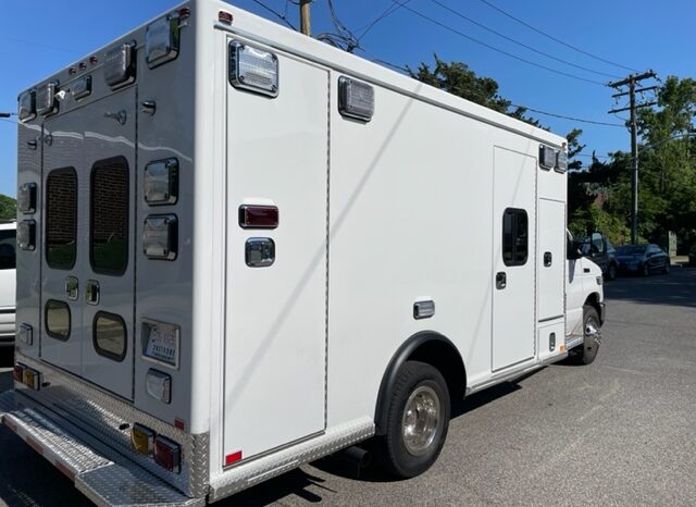 2022 E450 Type III Road Rescue Remount REV Ambulance full