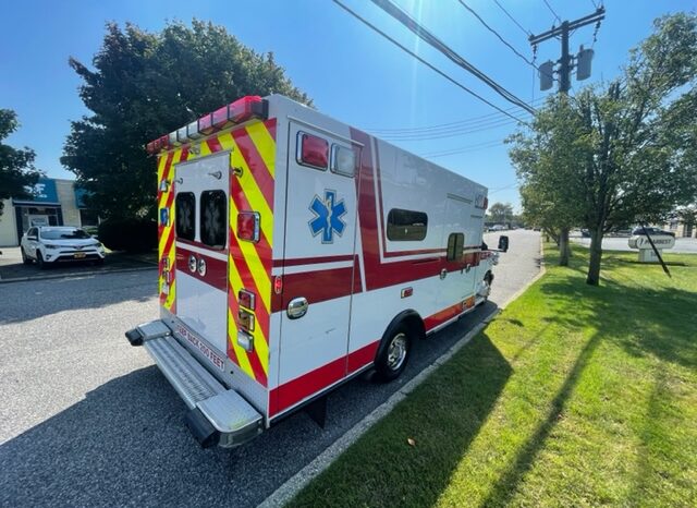 2010 Chevy Duramax 4500 Braun Type III Ambulance full