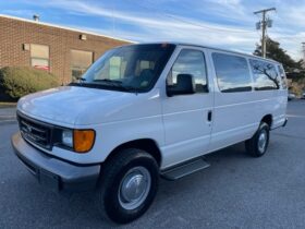 2006 E350 XL Super Duty 12 Passenger Van