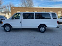 2006 E350 XL Super Duty 12 Passenger Van full