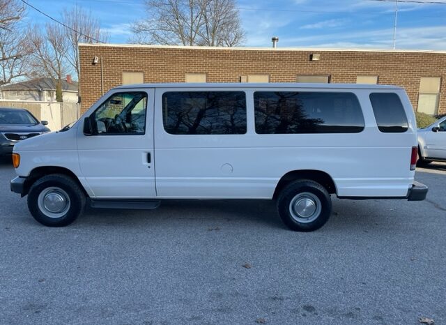 2006 E350 XL Super Duty 12 Passenger Van full