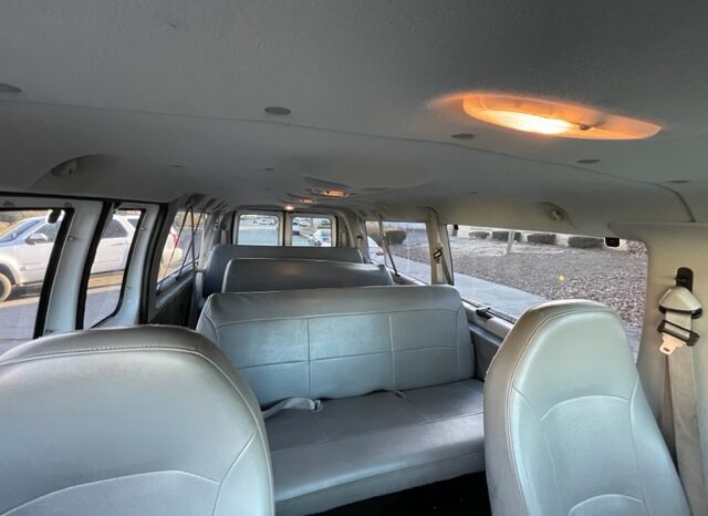 2006 E350 XL Super Duty 12 Passenger Van full