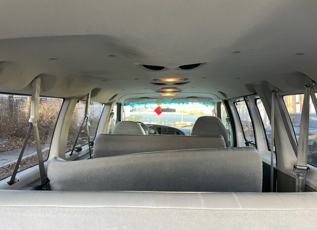 2006 E350 XL Super Duty 12 Passenger Van full