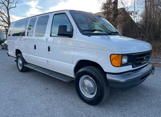 2006 E350 XL Super Duty 12 Passenger Van full