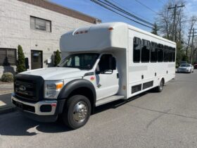 2013 F550 Super Duty Star Craft 28 Passenger Bus 10k Miles