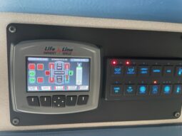 2016 F550 Super Duty 4×4 Lifeline Ambulance full