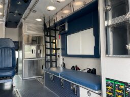 2016 F550 Super Duty 4×4 Lifeline Ambulance full