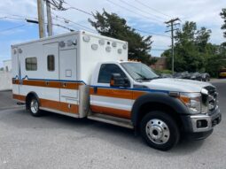 2016 F550 Super Duty 4×4 Lifeline Ambulance full