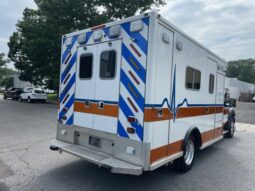 2016 F550 Super Duty 4×4 Lifeline Ambulance full