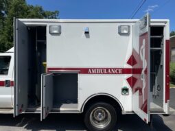 2009 F450 4×4 Super Duty  Road Rescue Medium Duty Ambulance 50k Miles full