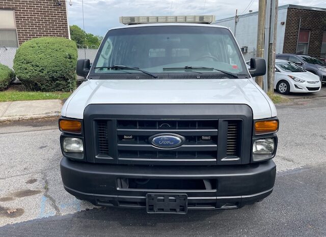 2008 Ford E-350 XL Super Duty 14 Pass Van full