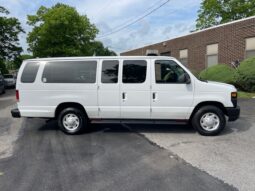 2008 Ford E-350 XL Super Duty 14 Pass Van full