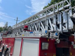 1998 Sutphen 100Ft Mid Mount Tower Ladder 300/2,000 21k Miles full