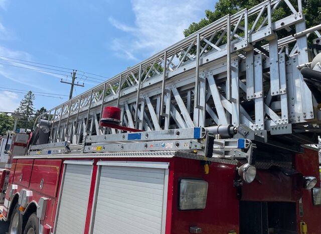 1998 Sutphen 100Ft Mid Mount Tower Ladder 300/2,000 21k Miles full