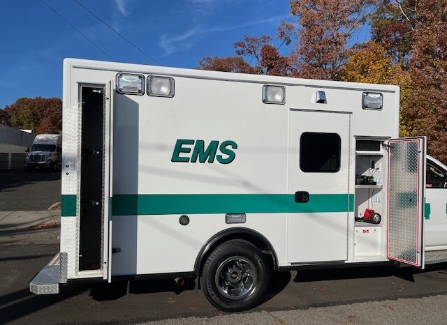 2019 Chevy Silverado 3500 HD 4×4 Type 1 Medix Ambulance full