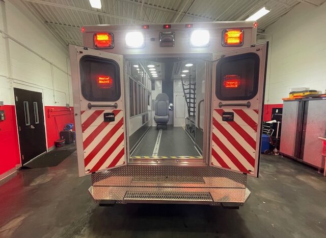 2023 F450 AEV Type1 4×4 Remounted SIV Ambulance Gas full