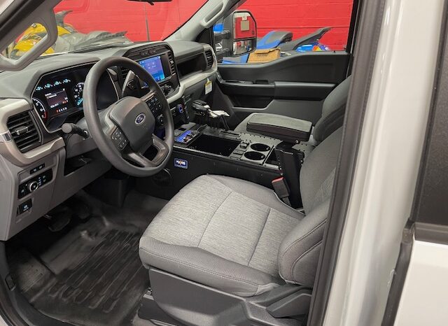 2023 Ford F150 XL 4WD 4Dr Super Crew Cab Command Unit full