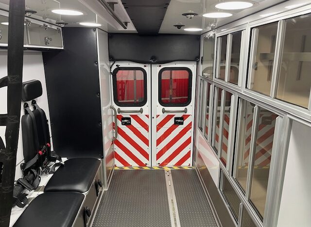 2023 F450 AEV Type1 4×4 Remounted SIV Ambulance Gas full