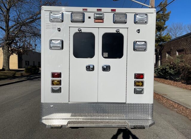 2023 F450 AEV Type1 4×4 Remounted SIV Ambulance Gas full