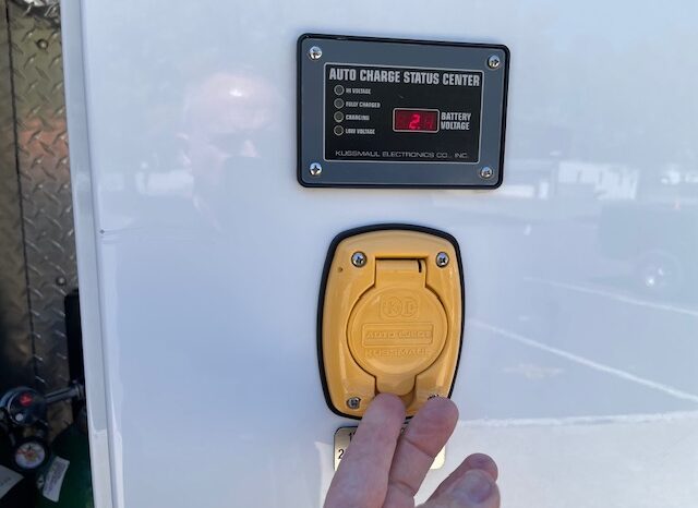 ? 2016 Ford E450 Super Duty AEV Type III Ambulance – ONLY 31K MILES full