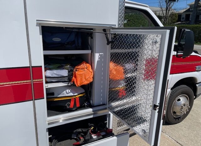 ? 2016 Ford E450 Super Duty AEV Type III Ambulance – ONLY 31K MILES full