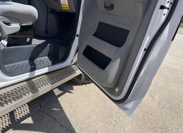 2017 Ford E450 Super Duty AEV Type III Ambulance – ONLY 35K MILES full