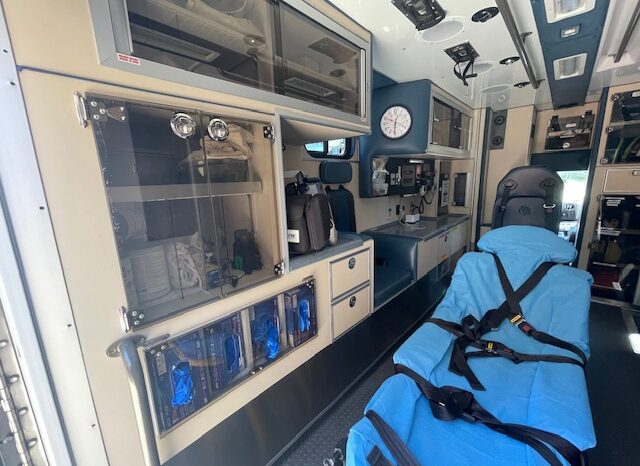 2017 Ford E450 Super Duty AEV Type III Ambulance – ONLY 35K MILES full