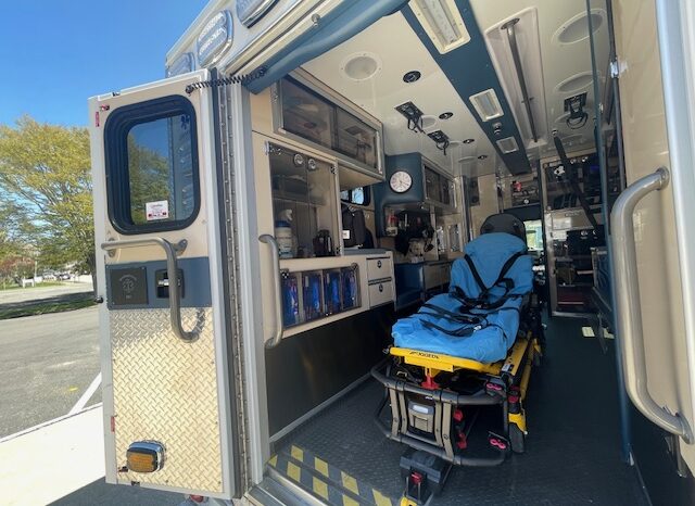 ? 2016 Ford E450 Super Duty AEV Type III Ambulance – ONLY 31K MILES full