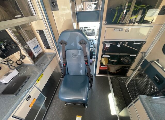 ? 2016 Ford E450 Super Duty AEV Type III Ambulance – ONLY 31K MILES full