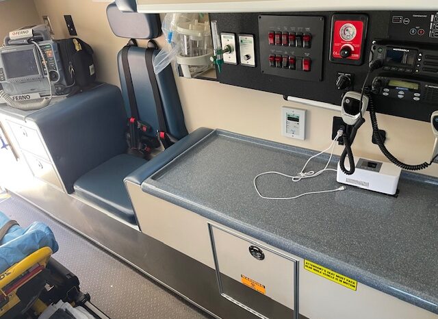 2017 Ford E450 Super Duty AEV Type III Ambulance – ONLY 35K MILES full