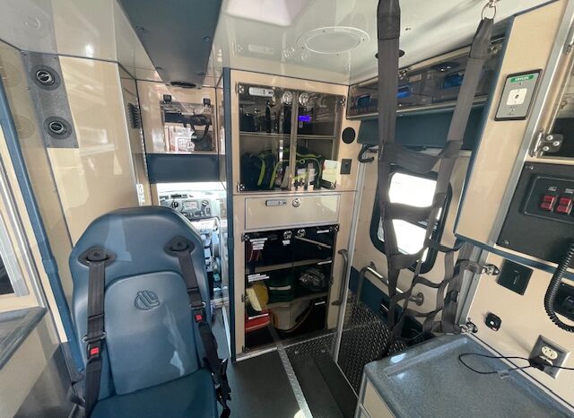 ? 2016 Ford E450 Super Duty AEV Type III Ambulance – ONLY 31K MILES full