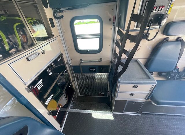 ? 2016 Ford E450 Super Duty AEV Type III Ambulance – ONLY 31K MILES full