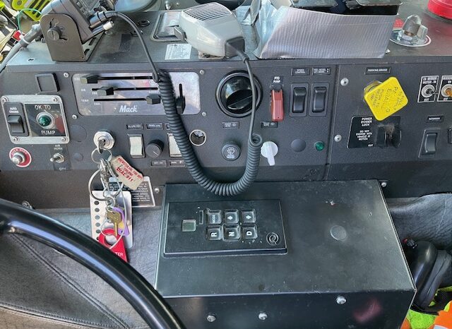 1999 Mack KME Renegade Tanker Pumper 3500/500 full