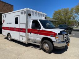 2017 Ford E450 Super Duty AEV Type III Ambulance – ONLY 35K MILES full