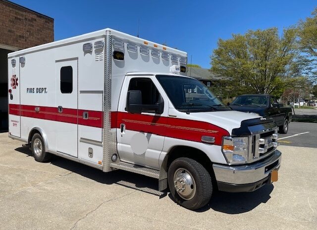 2017 Ford E450 Super Duty AEV Type III Ambulance – ONLY 35K MILES full